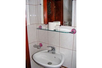 Romania Privát Ceraşu, Exterior